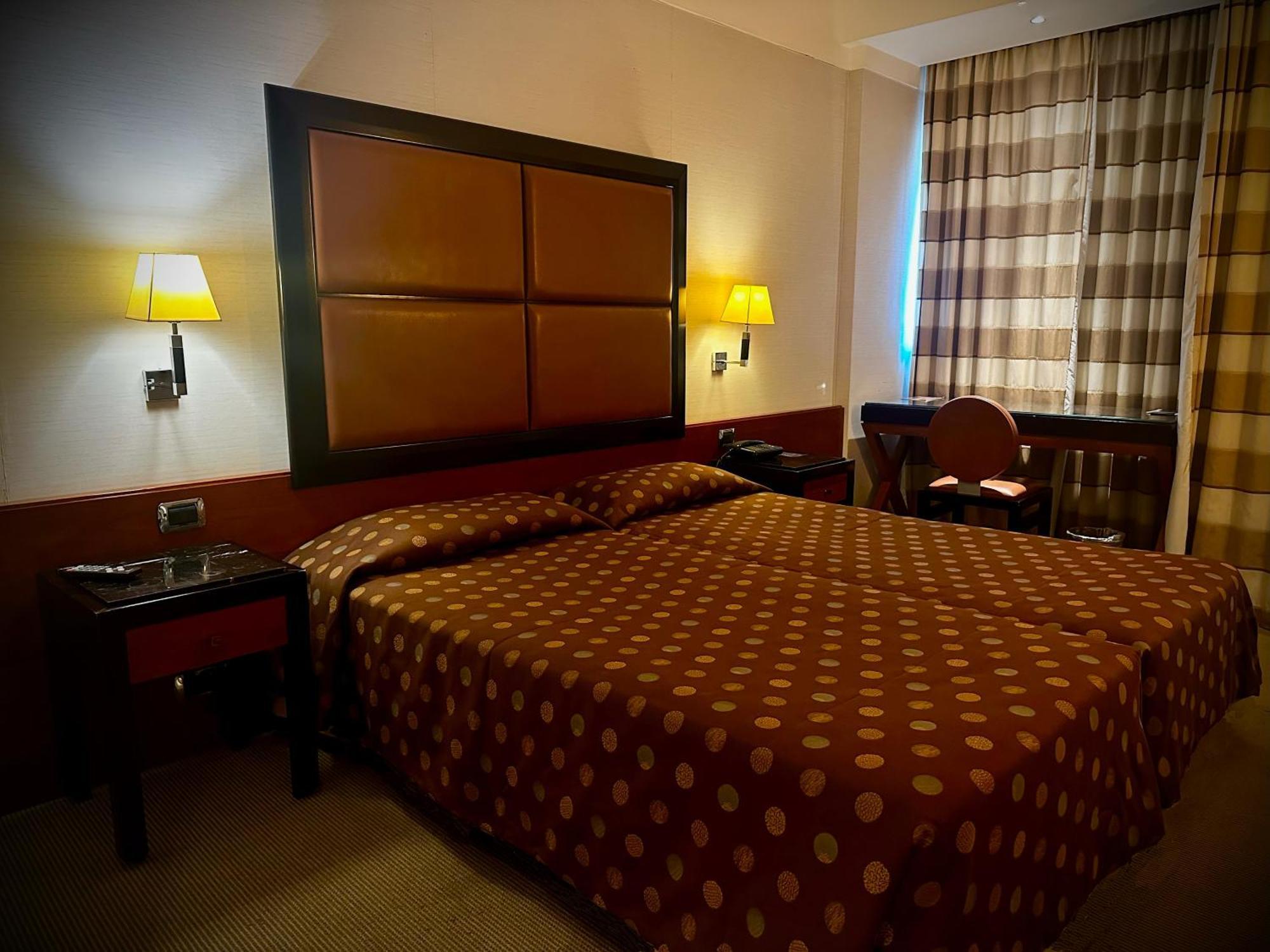 Ergife Palace Hotel โรม ภายนอก รูปภาพ