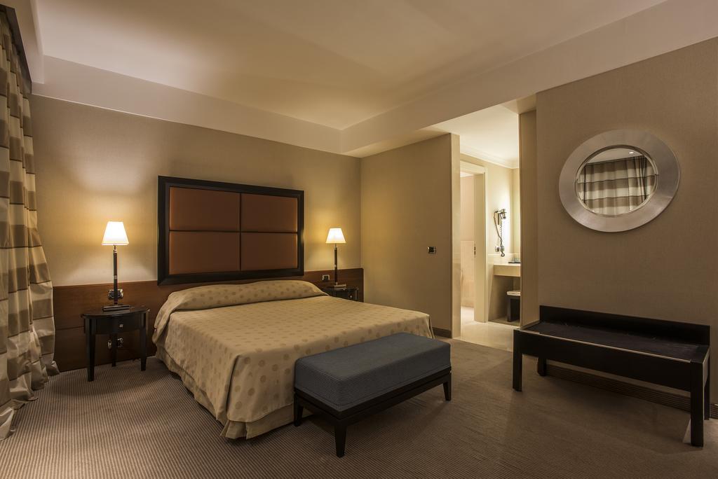 Ergife Palace Hotel โรม ภายนอก รูปภาพ