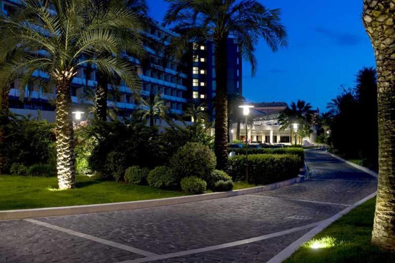 Ergife Palace Hotel โรม ภายนอก รูปภาพ