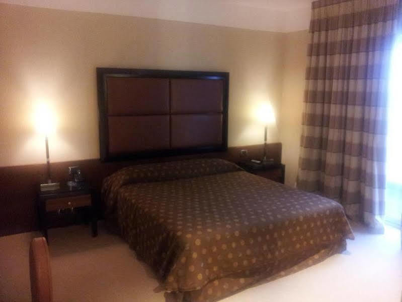 Ergife Palace Hotel โรม ภายนอก รูปภาพ
